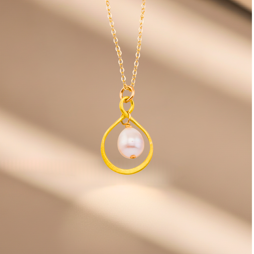 Infinity Pendant Pearl necklace