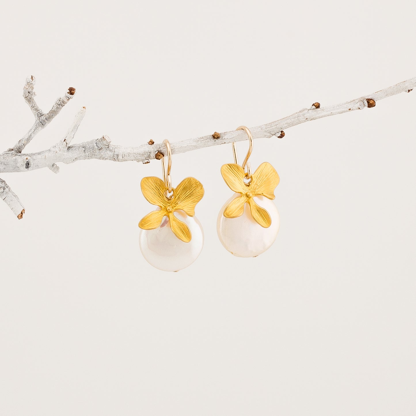 Dangle Four petals Orchid and Coin Pearl Earrings