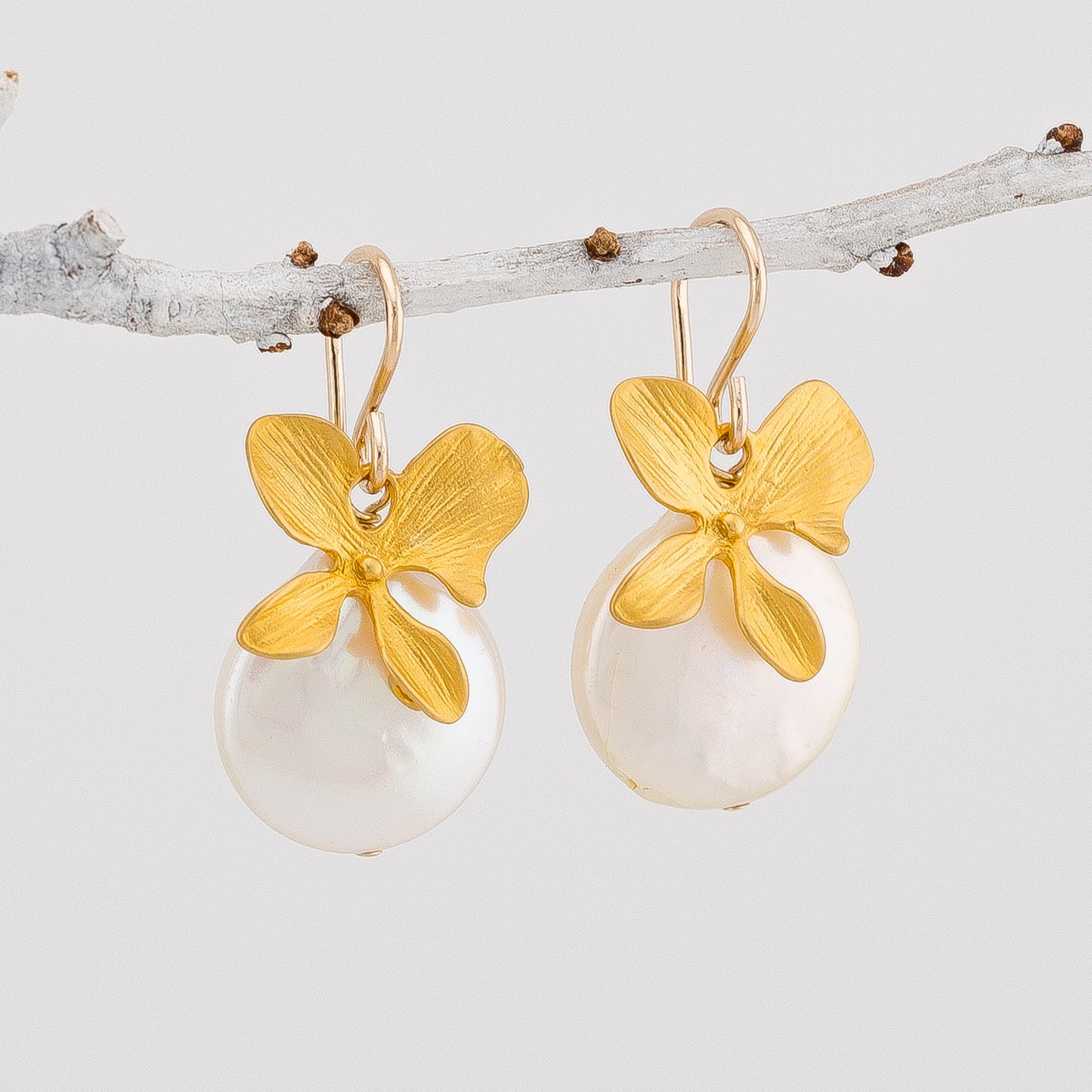 Dangle Four petals Orchid and Coin Pearl Earrings