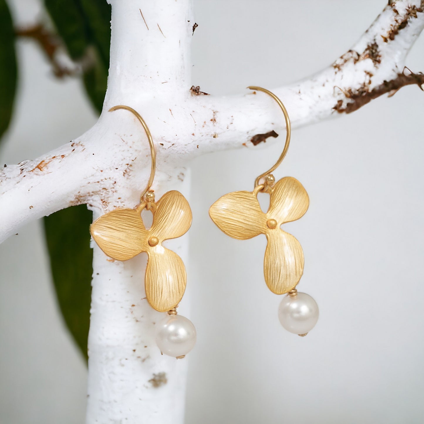 Orchid Pearl Earrings