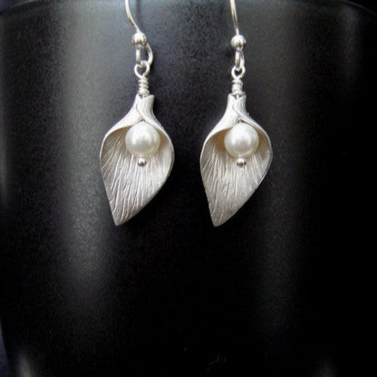 Silver  Pearl Calla Lily Earring'