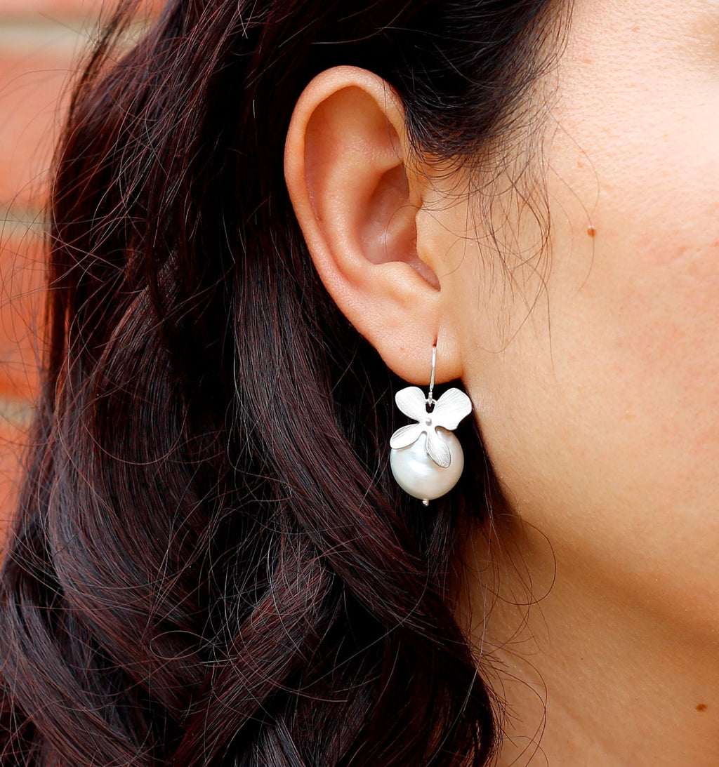 Dangle Four petals Orchid and Coin Pearl Earrings